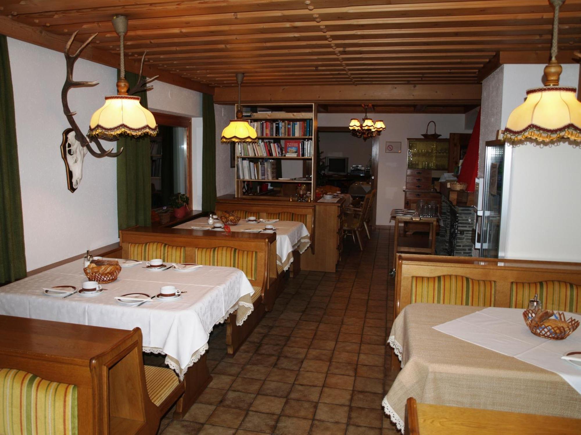 Gaestehaus Hubertus Malta Buitenkant foto